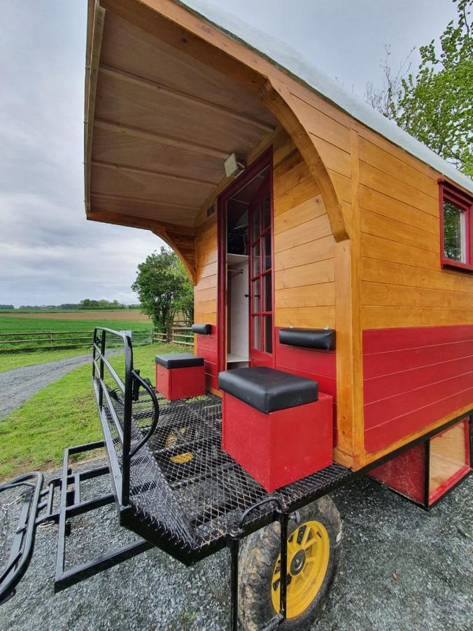 Veritable Roulotte Hippomobile "La Bailleul" Mentheville Kültér fotó