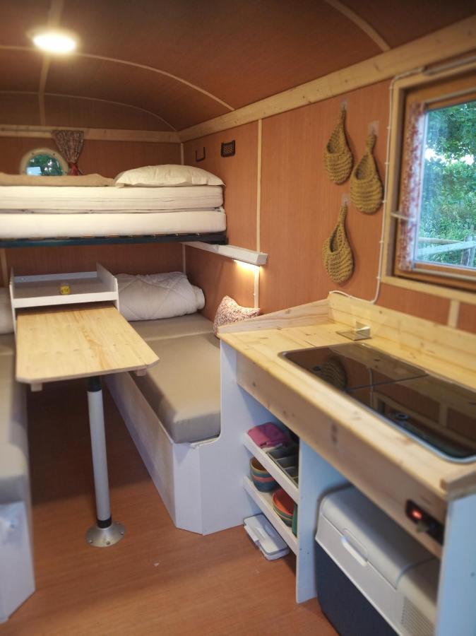Veritable Roulotte Hippomobile "La Bailleul" Mentheville Kültér fotó